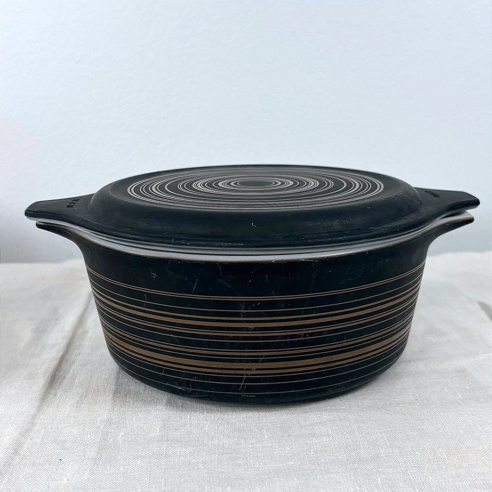 Vintage Pyrex Terra 474 Casserole Dish with Lid 1.5 Qt Matte Black Brown Rings